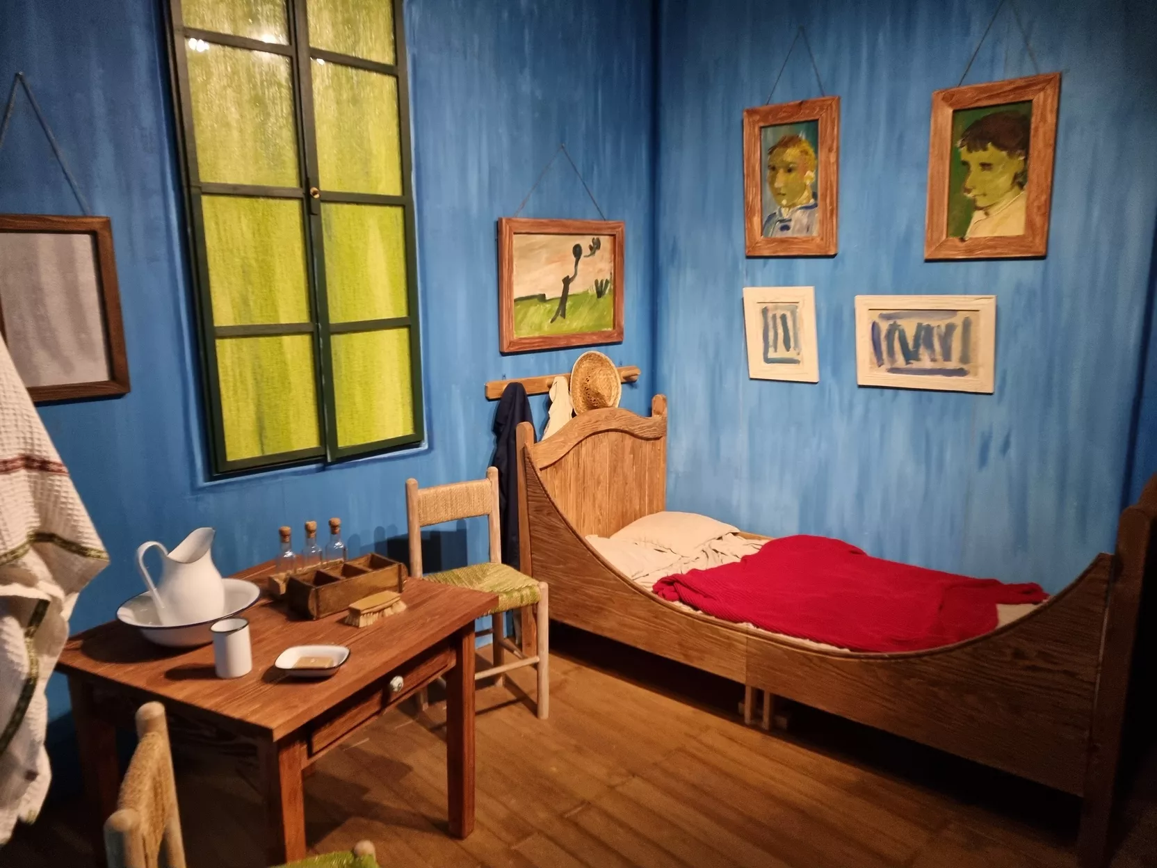 Van Gogh's bedroom recreated